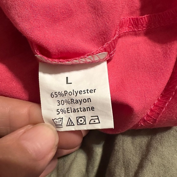 Pink Tee- Shirt with Hearts and Love Always Graphic. - Picture 3 of 4